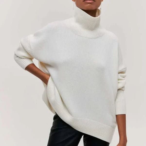 ARIA OVERSIZED TURTLENECK SWEATER